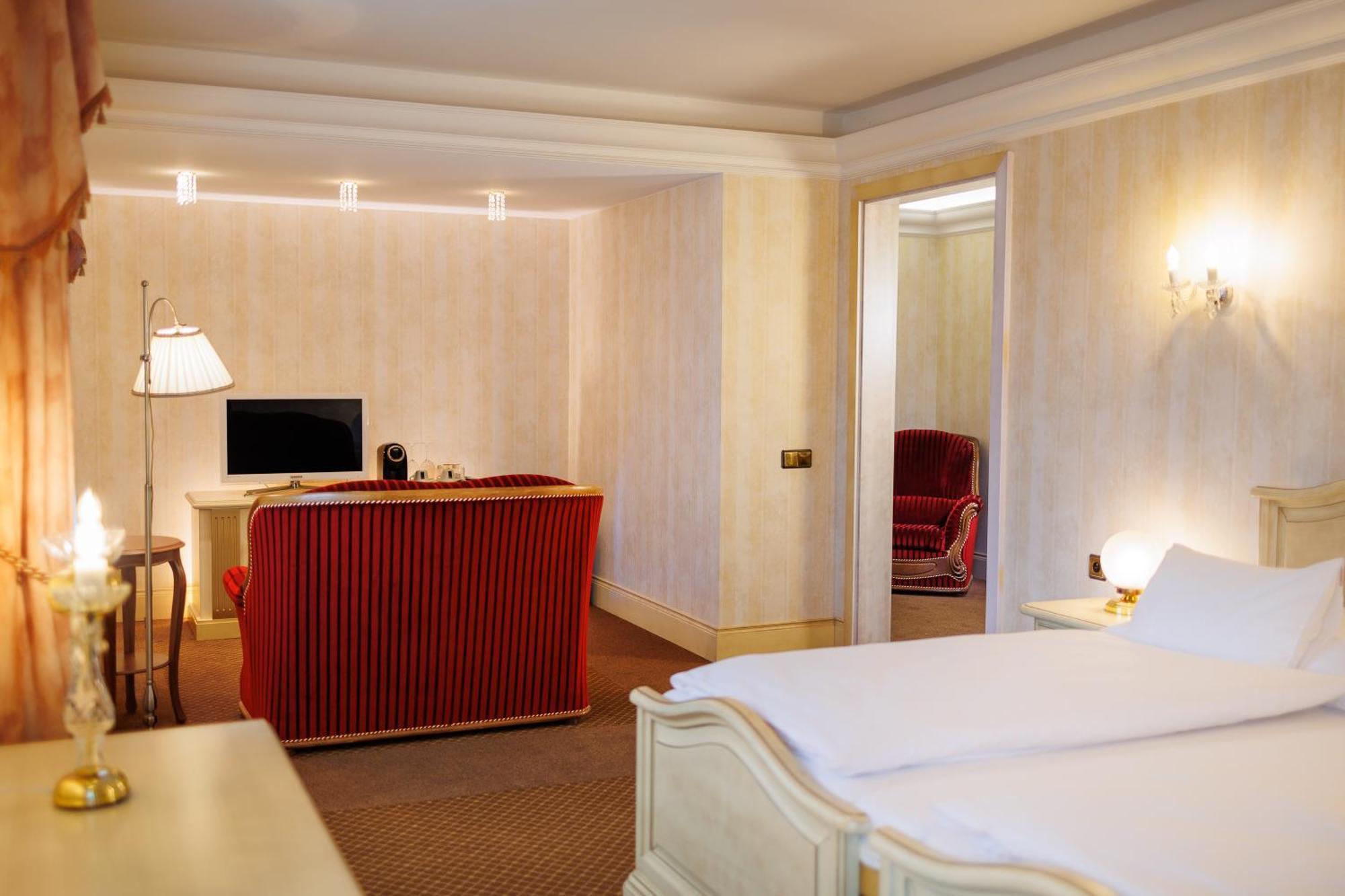 Hotel Chateau Cihelny Карловы Вары Экстерьер фото