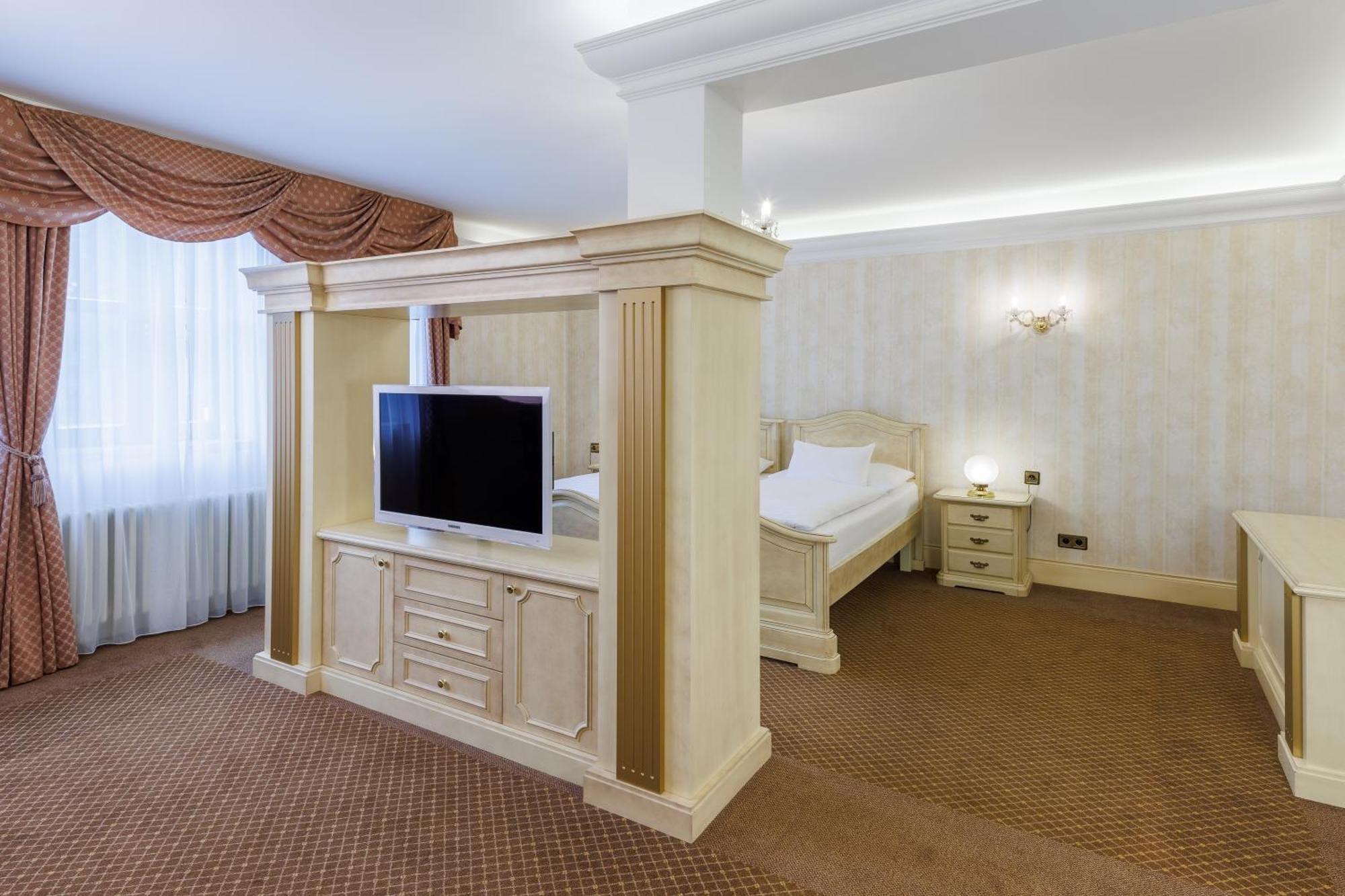 Hotel Chateau Cihelny Карловы Вары Экстерьер фото