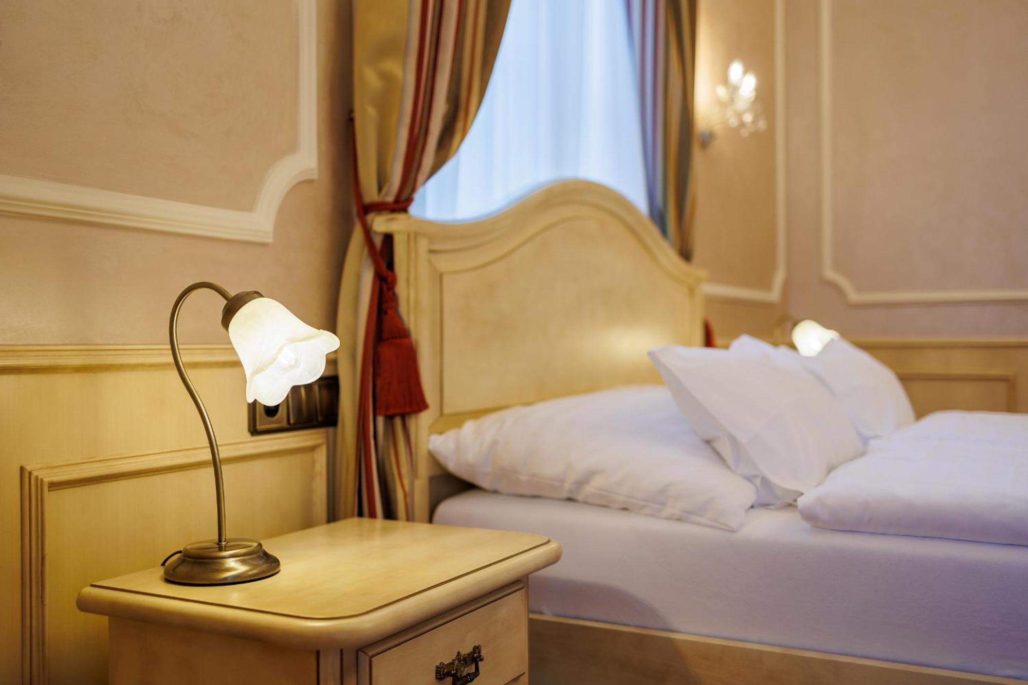 Hotel Chateau Cihelny Карловы Вары Экстерьер фото