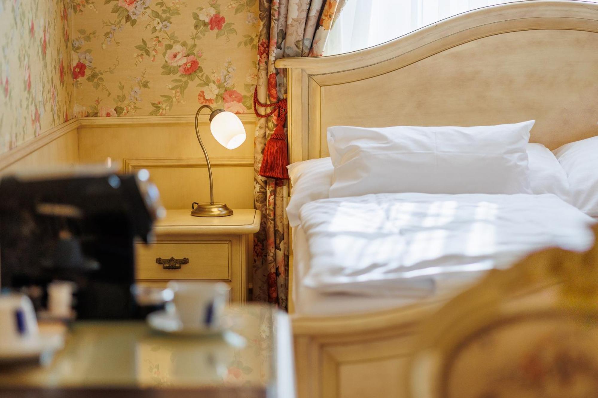 Hotel Chateau Cihelny Карловы Вары Экстерьер фото