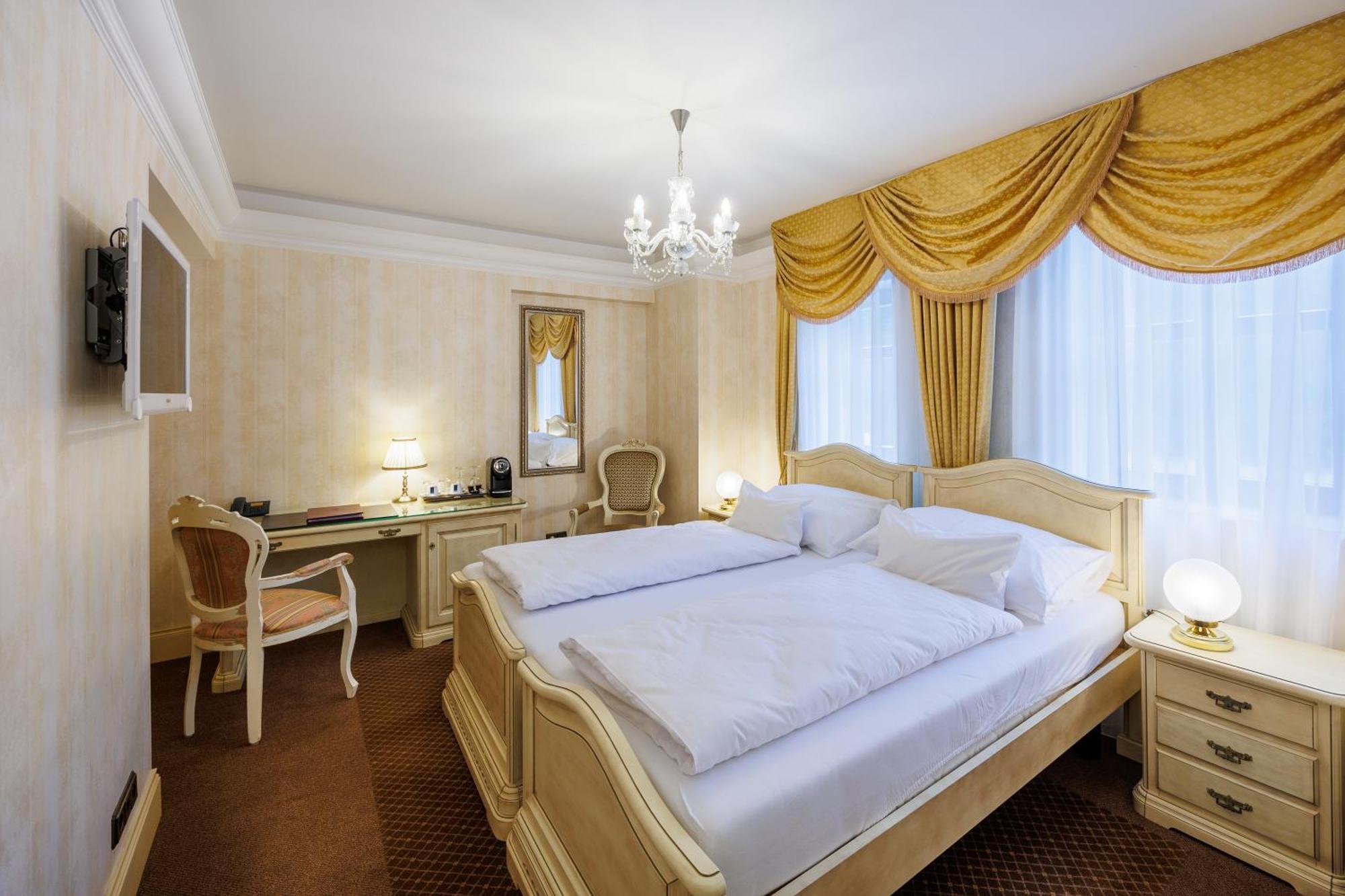 Hotel Chateau Cihelny Карловы Вары Экстерьер фото