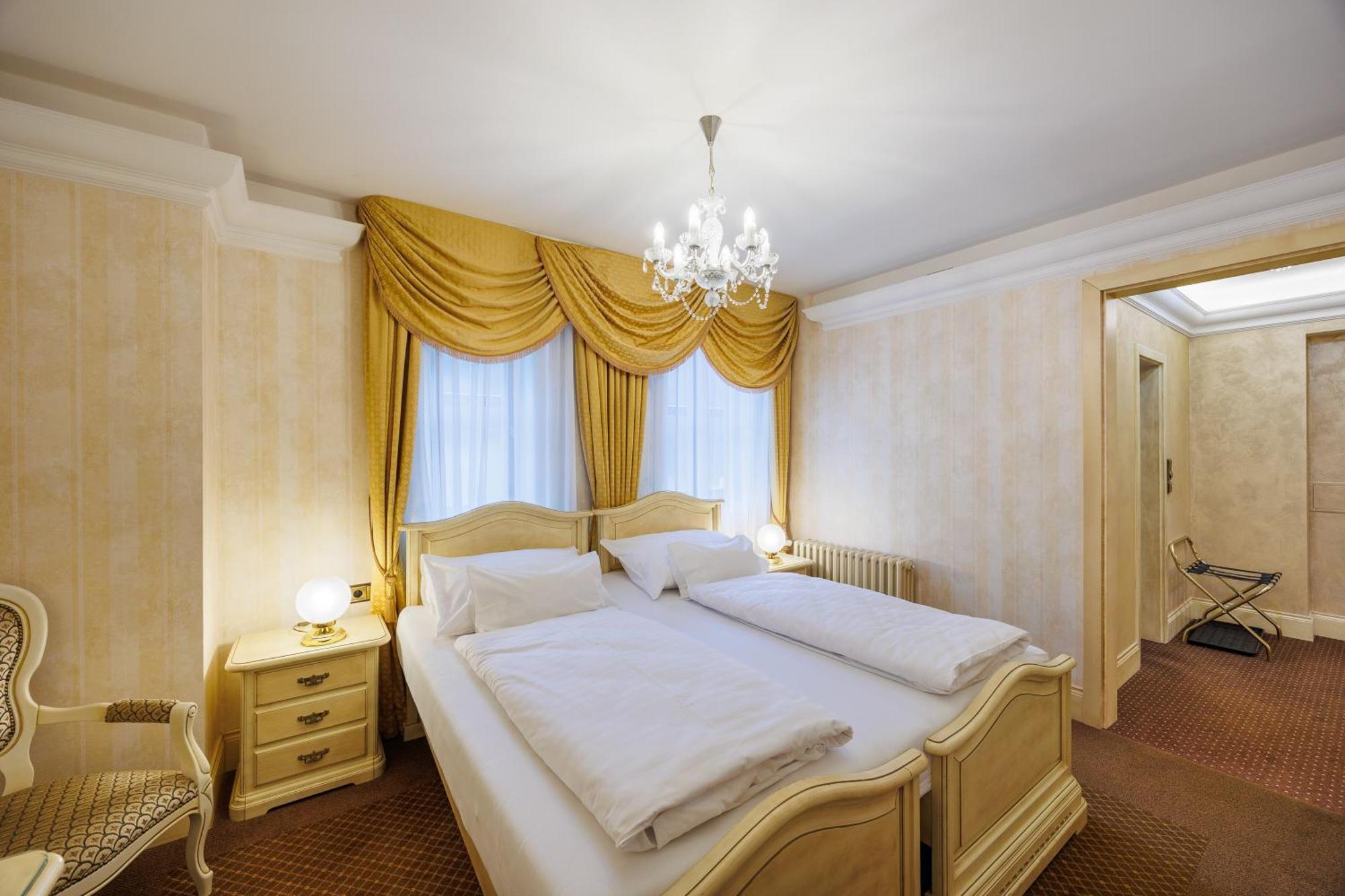 Hotel Chateau Cihelny Карловы Вары Экстерьер фото